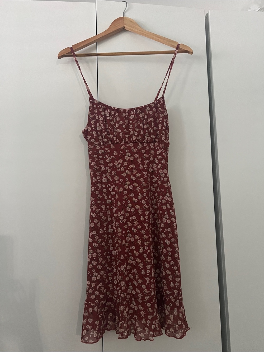 Ultra Flirt Burgundy Floral Spaghetti-Strap Midi Dress